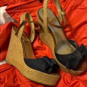 Guess wedges